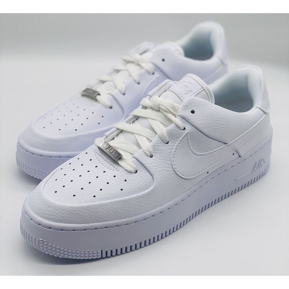 NEW Nike Air Force 1 Sage Low Triple White AR5339-100 Women’s Size 11